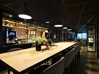 Gr8 Riverside 酒店