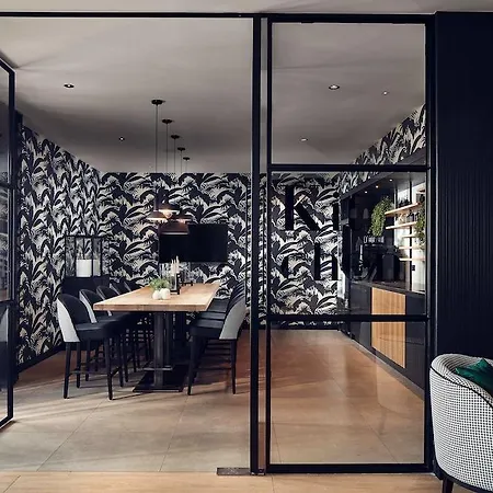 Gr8 Riverside 酒店