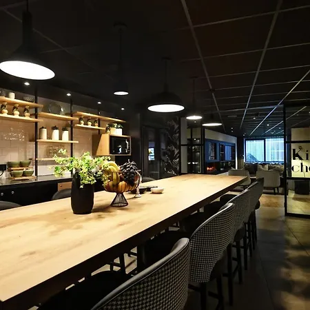 Gr8 Riverside 酒店