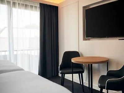 Otel Gr8 Riverside 3*