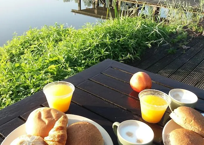 Gr8 Riverside Otel 3*