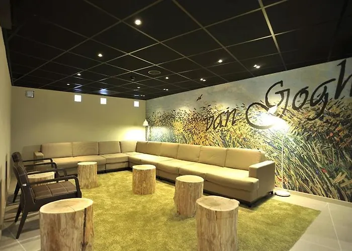 Gr8 Riverside Otel 3*