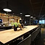 Gr8 Riverside Hotel